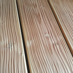 LAMES TERRASSES PIN DESTRUCTUREE MARRON RABOTÉE 27X145 AUTOCLAVE CL 4
1 FACE DESTRUCTURÉE VIXATION VISIBLE